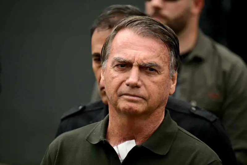 Moraes nega pedido da defesa e mantém prisão domiciliar de Bolsonaro