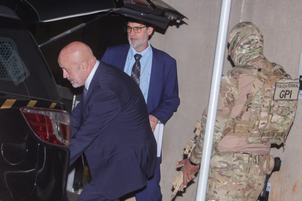 Careca do INSS é mandado para a Papuda após advogado deixar defesa