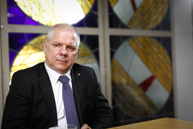 Ex-presidente do INSS Alessandro Stefanutto é preso em operação da PF contra descontos ilegais no órgão