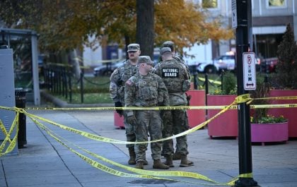 Dois guardas nacionais são baleados em ataque próximo à Casa Branca
