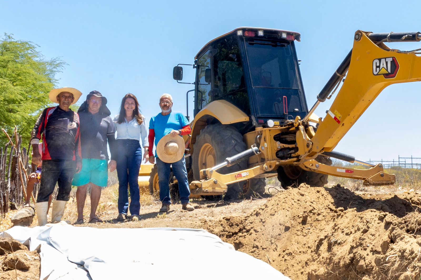 Milena Galvão vistoria obra de barragem submersa viabilizada pelo Dep. Ezequiel Ferreira