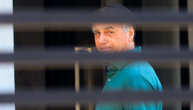 Violação de tornozeleira e convocação para vigília foram motivos para prisão de Bolsonaro