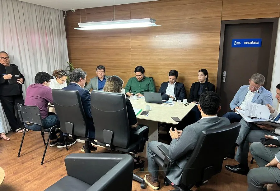 Comissão da Câmara aprova relatório pela cassação de Brisa; votação em plenário deve ocorrer nesta terça