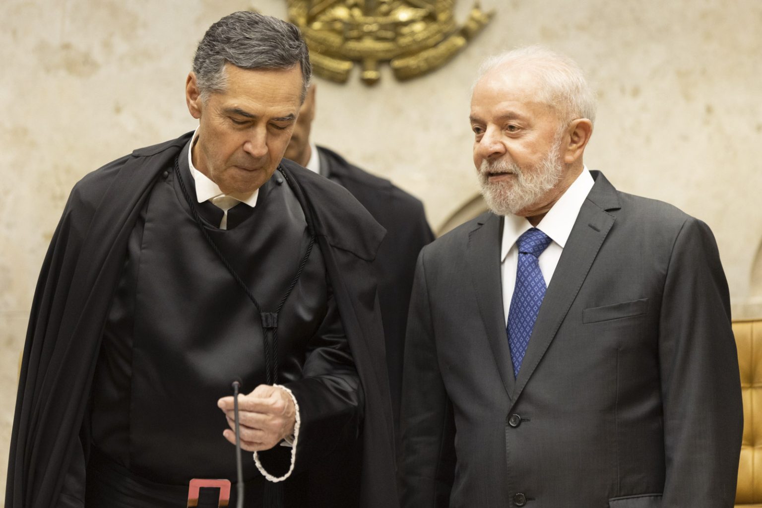 Um mês após aposentadoria de Barroso, STF segue com cadeira vaga