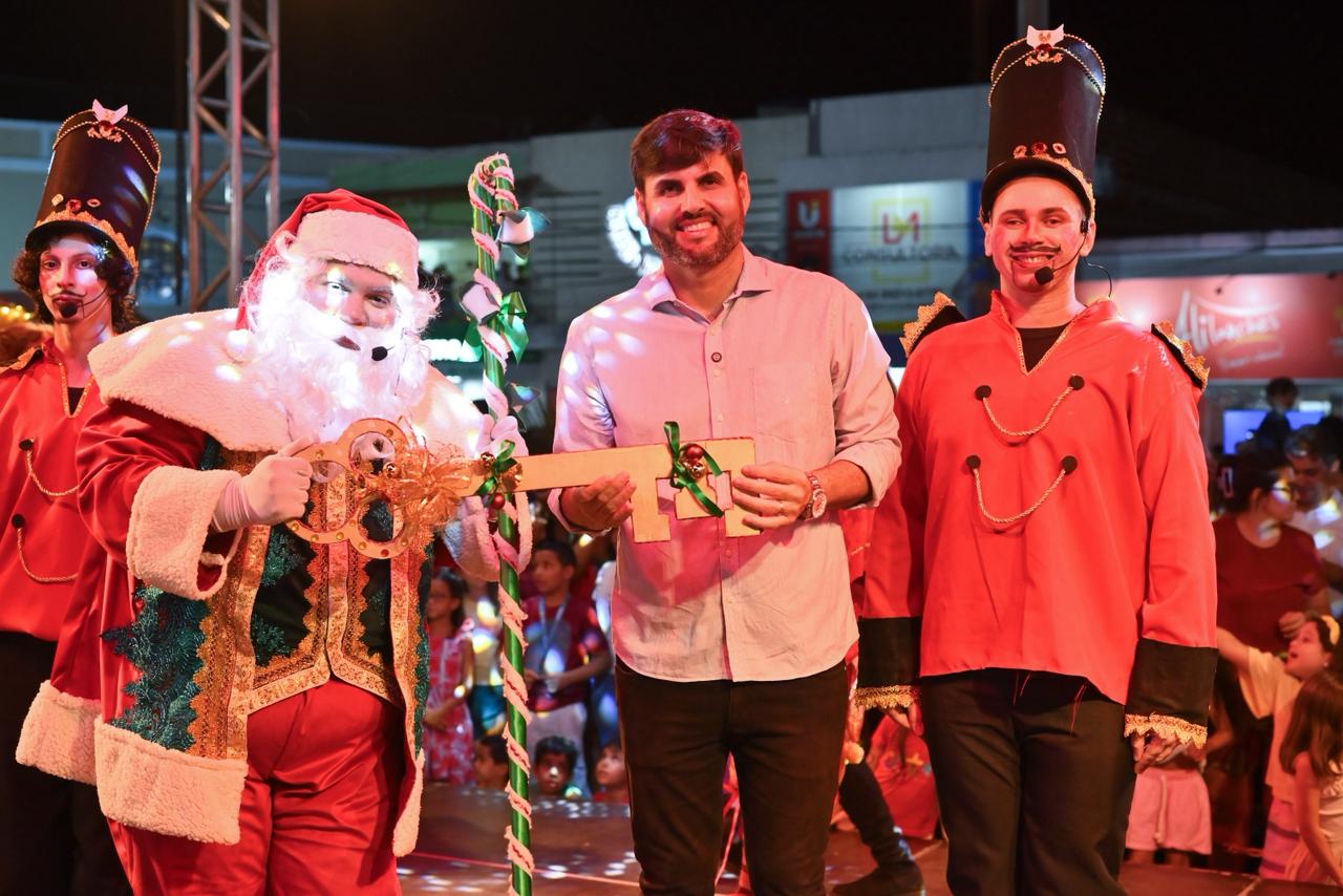 Prefeitura de Currais Novos acende as luzes do Natal em noite mágicaAbertura oficial do Natal Luzes do Sertão aconteceu na Praça Cristo Rei