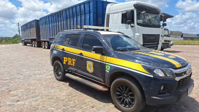 PRF e DNIT fiscalizam 373 veículos na Operação Carga Legal no RN