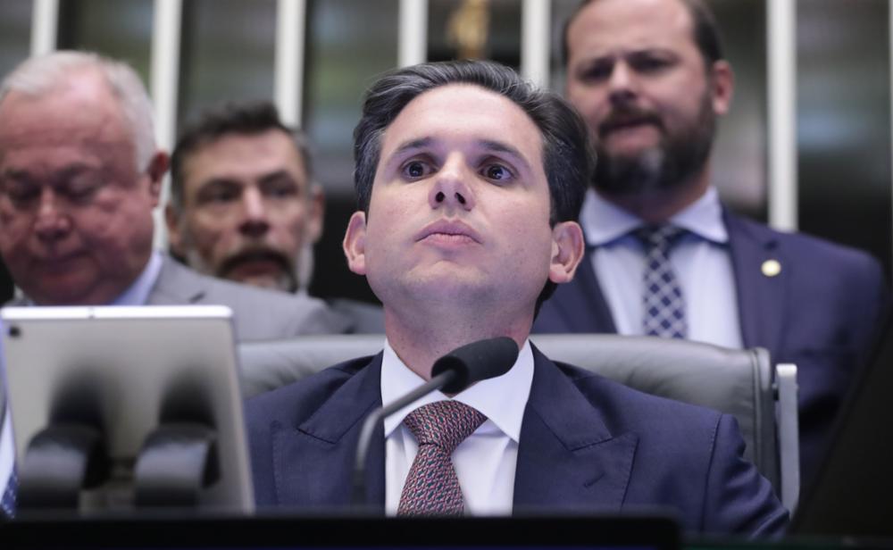 Motta adia votação de PL Antifacção para terça-feira (18)