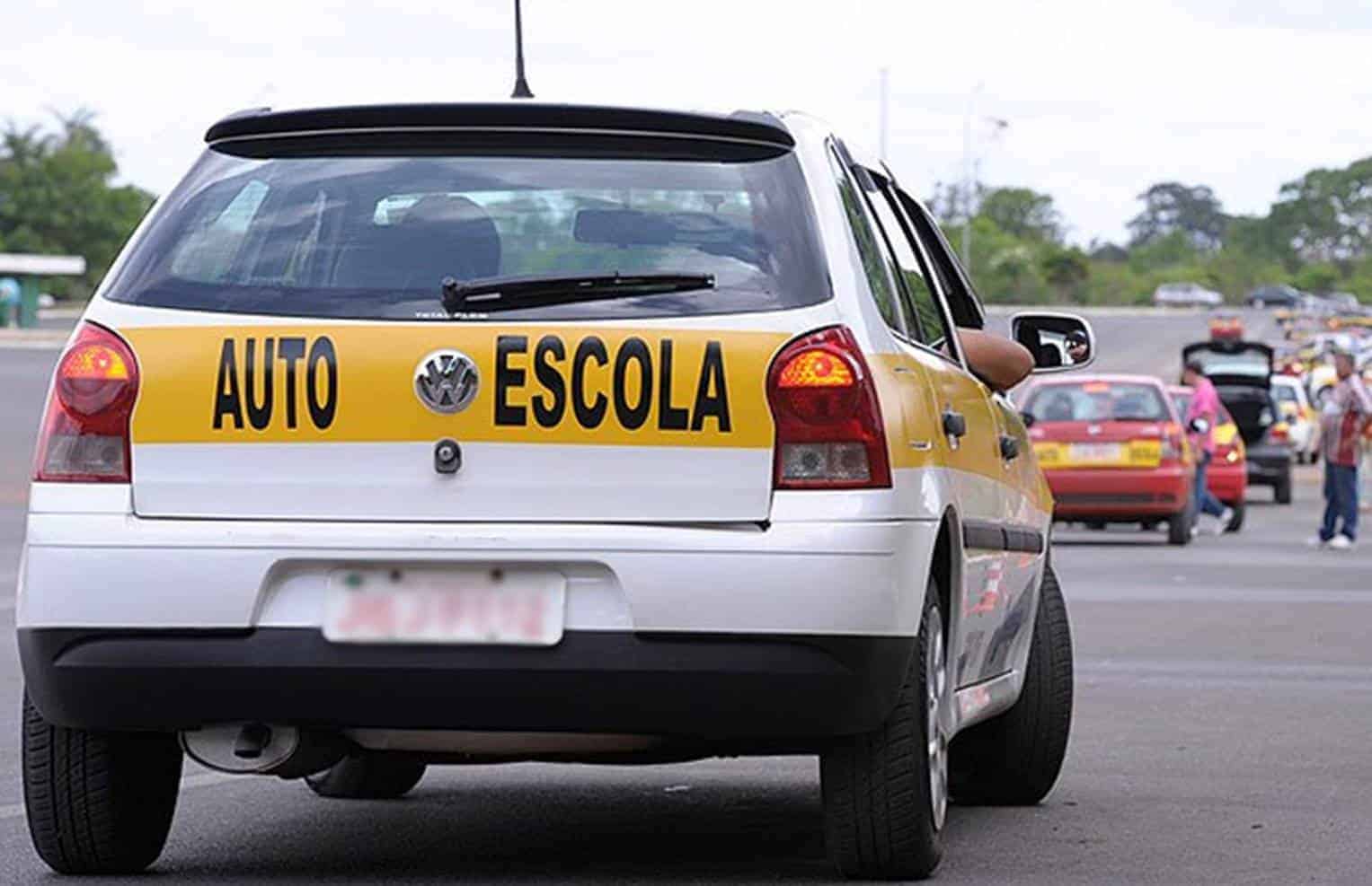 Autoescolas correm ao Congresso e ao STF para barrar fim da obrigatoriedade nas aulas da CNH