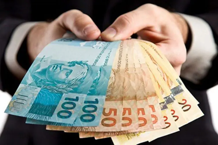 Segunda parcela do 13º salário deve ser paga até sexta (19)