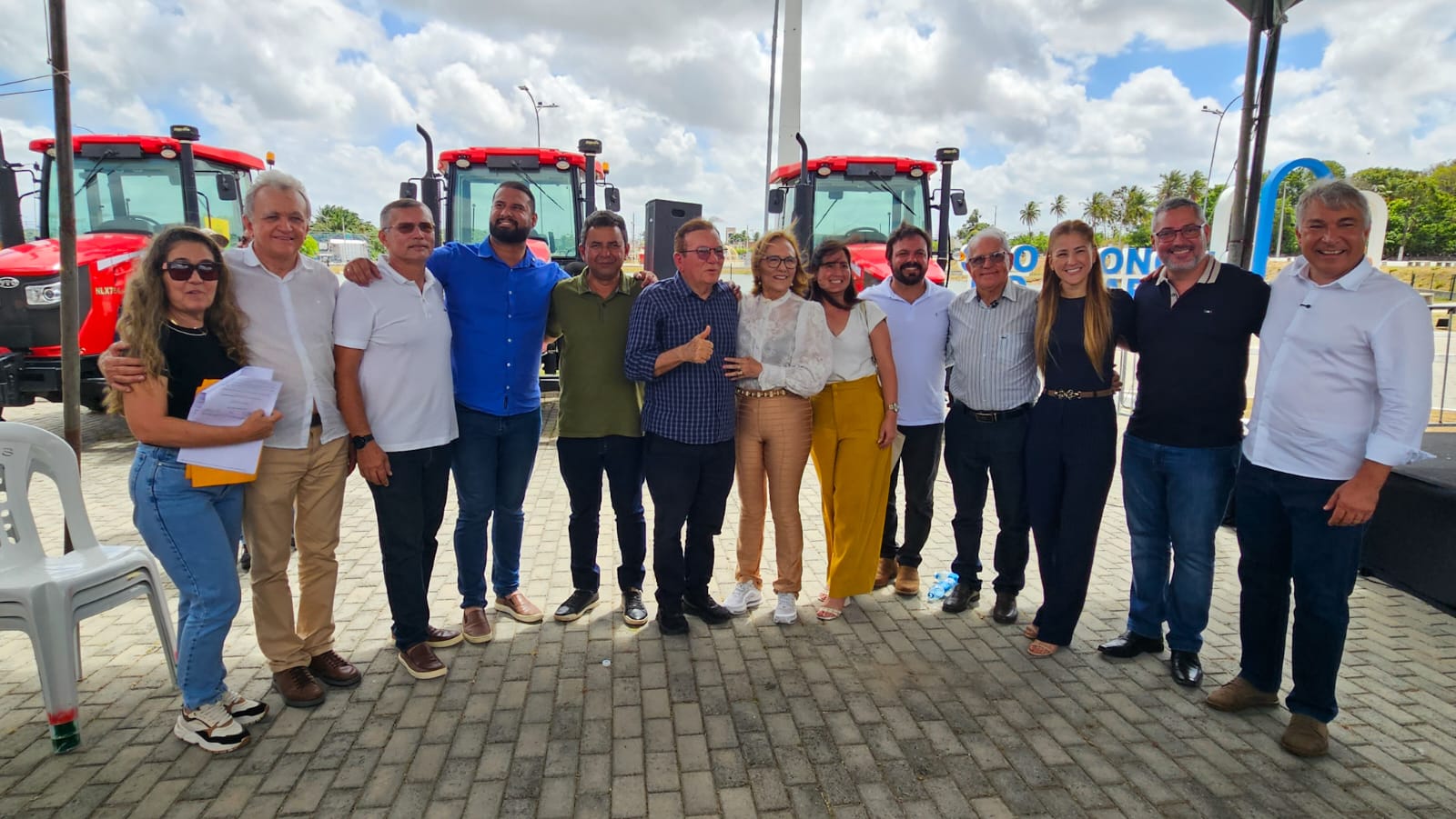 Senadora Zenaide Maia impulsiona desenvolvimento rural no RN com entrega de máquinas agrícolas para 18 municípios