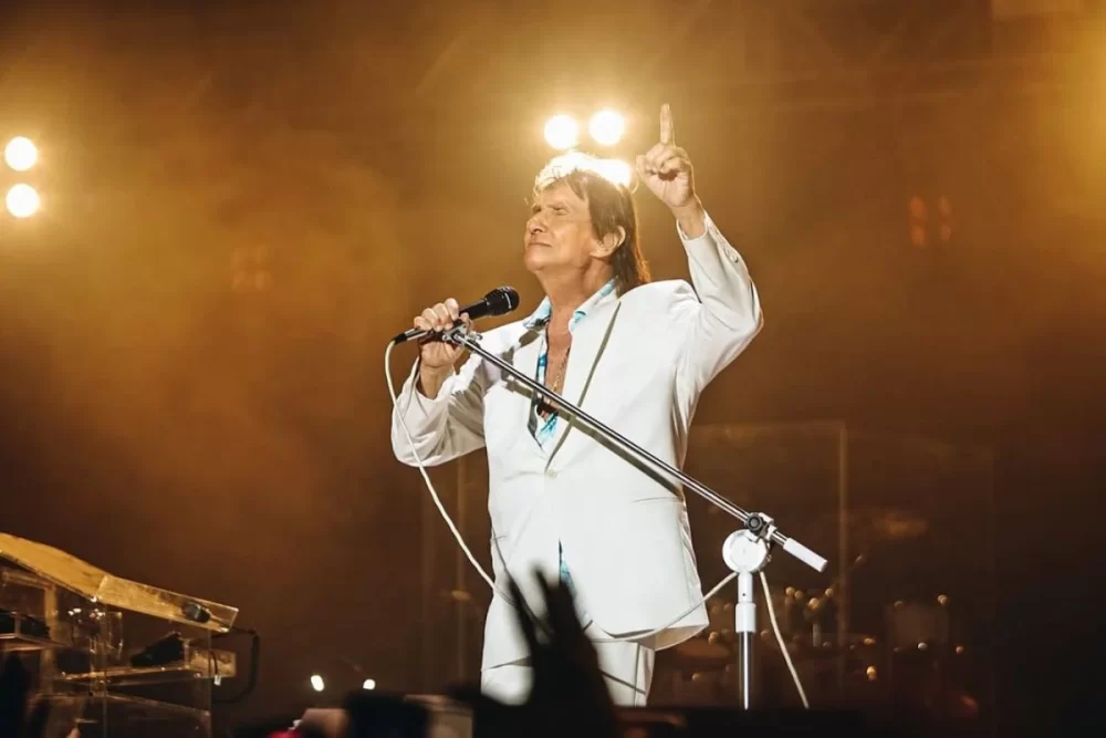 Roberto Carlos sofre acidente durante gravação de projeto