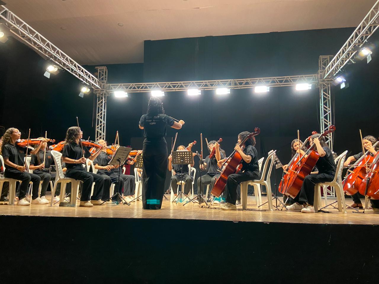 Orquestra Aldo Parisot realizou concerto de estreia e emociona público em Currais Novos