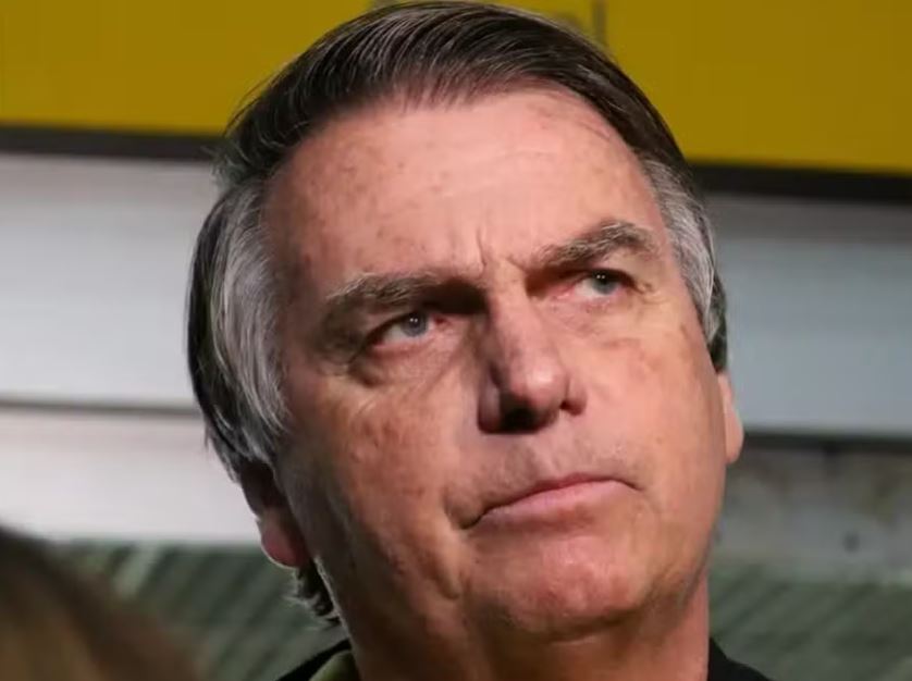 Após exame de ultrassom, médicos indicam necessidade de cirurgia para Bolsonaro