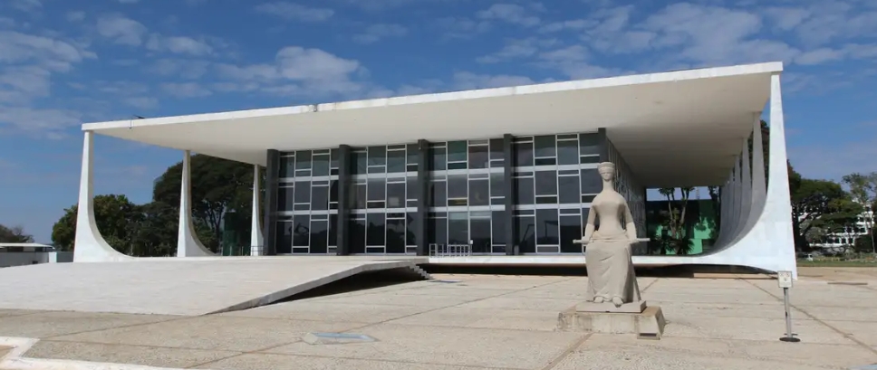 Lei do Impeachment congelada: STF e Senado jogam para 2026