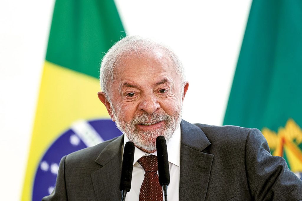 Lula convoca ato para lembrar 3 anos do 8 de Janeiro