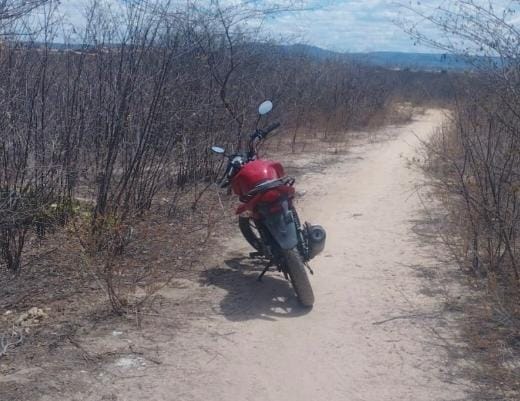 RÁDIO PATRULHA DO 13º BPM RECUPERA MOTOCICLETA FURTADA