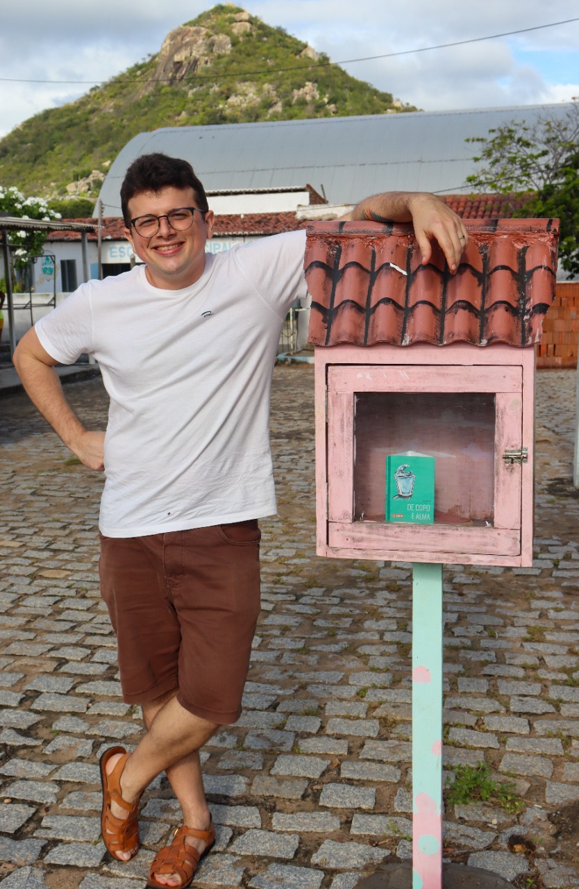 Professor do IFRN, Pedro Bardo lança segundo livro e primeiro cordel em sarau aberto ao público em Currais Novos