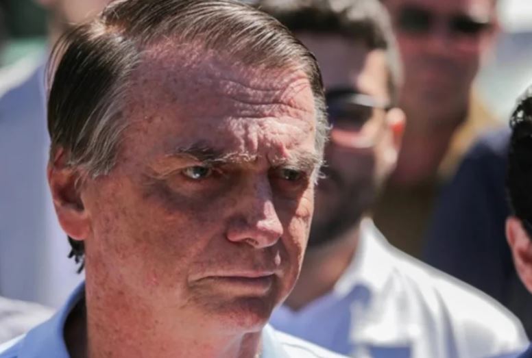 Ambulância do Samu fica de prontidão 24h para atender Bolsonaro na Papudinha