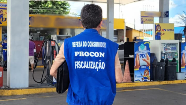 Procon/RN fiscaliza postos no Seridó após denúncias de aumento nos preços dos combustíveis
