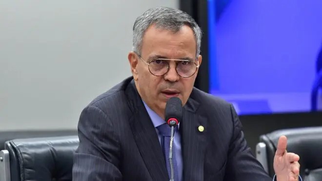 Deputado Félix Mendonça é alvo de operação da PF contra desvios de emendas parlamentares