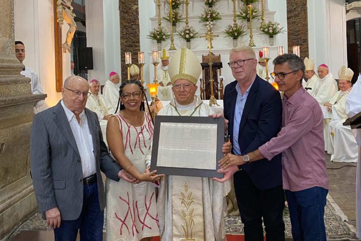 ALRN homenageia Dom Jaime Vieira Rocha com placa pelos 30 anos de sagração episcopal