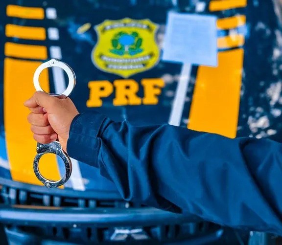 PRF prende homem por furto de veículo e embriaguez ao volante em Caicó/RN