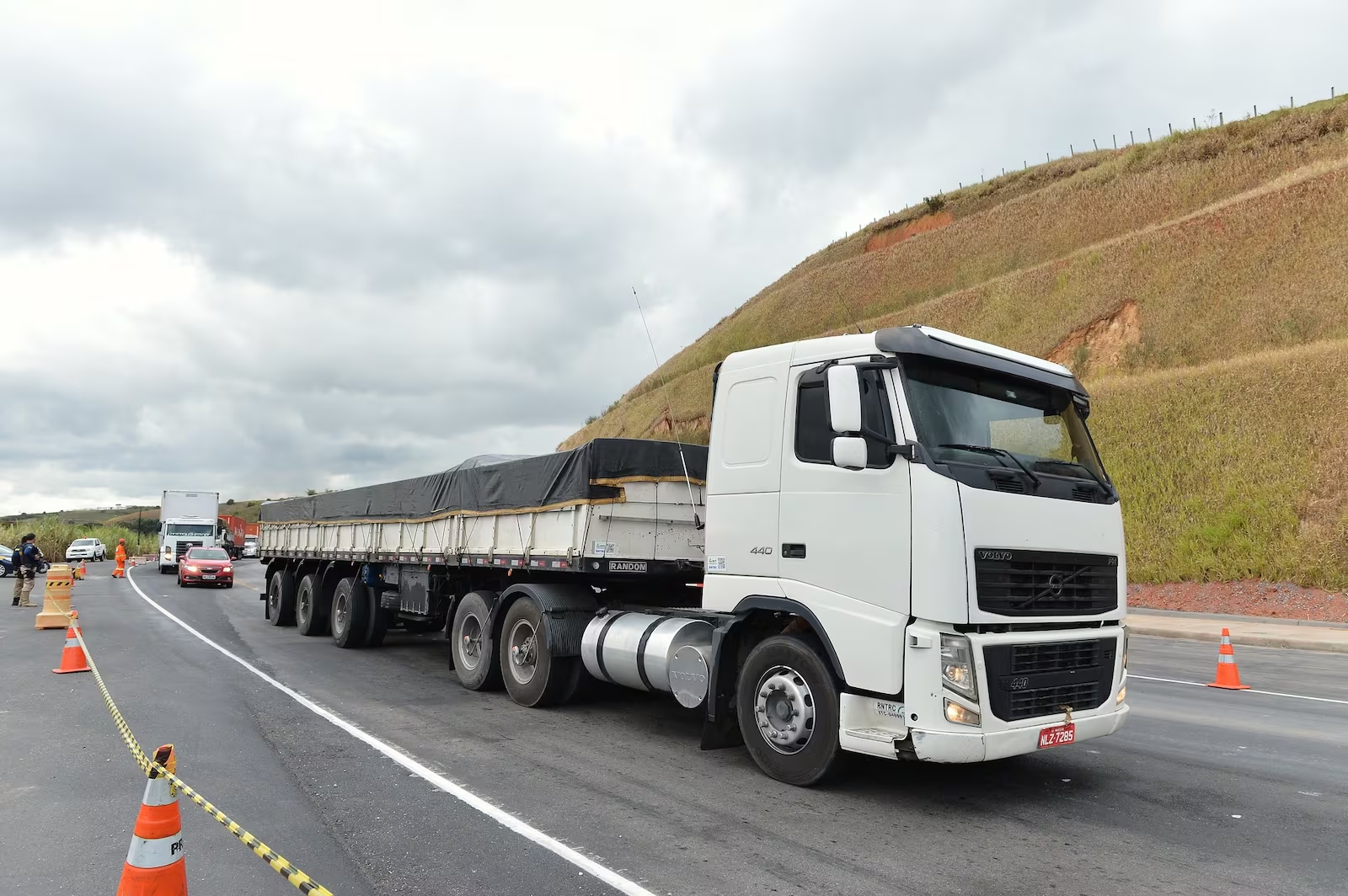 Fim da escala 6×1 pode encarecer fretes, afetar abastecimento e atingir consumidor