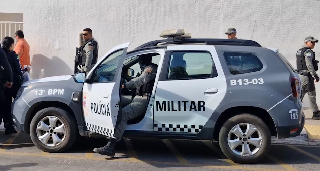 Homem em motocicleta efetua disparos e foge na madrugada deste sábado