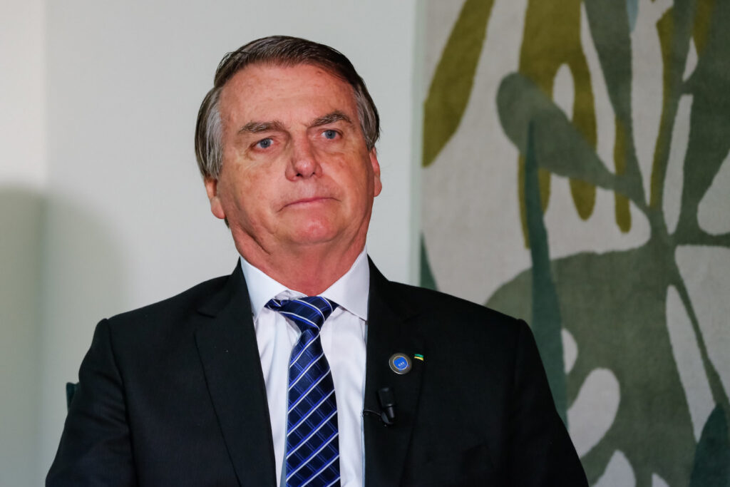 PGR se manifesta a favor de prisão domiciliar para Bolsonaro
