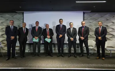 Redução da jornada de 44 para 36 horas elevaria custo do trabalho por hora em 22%, aponta estudo