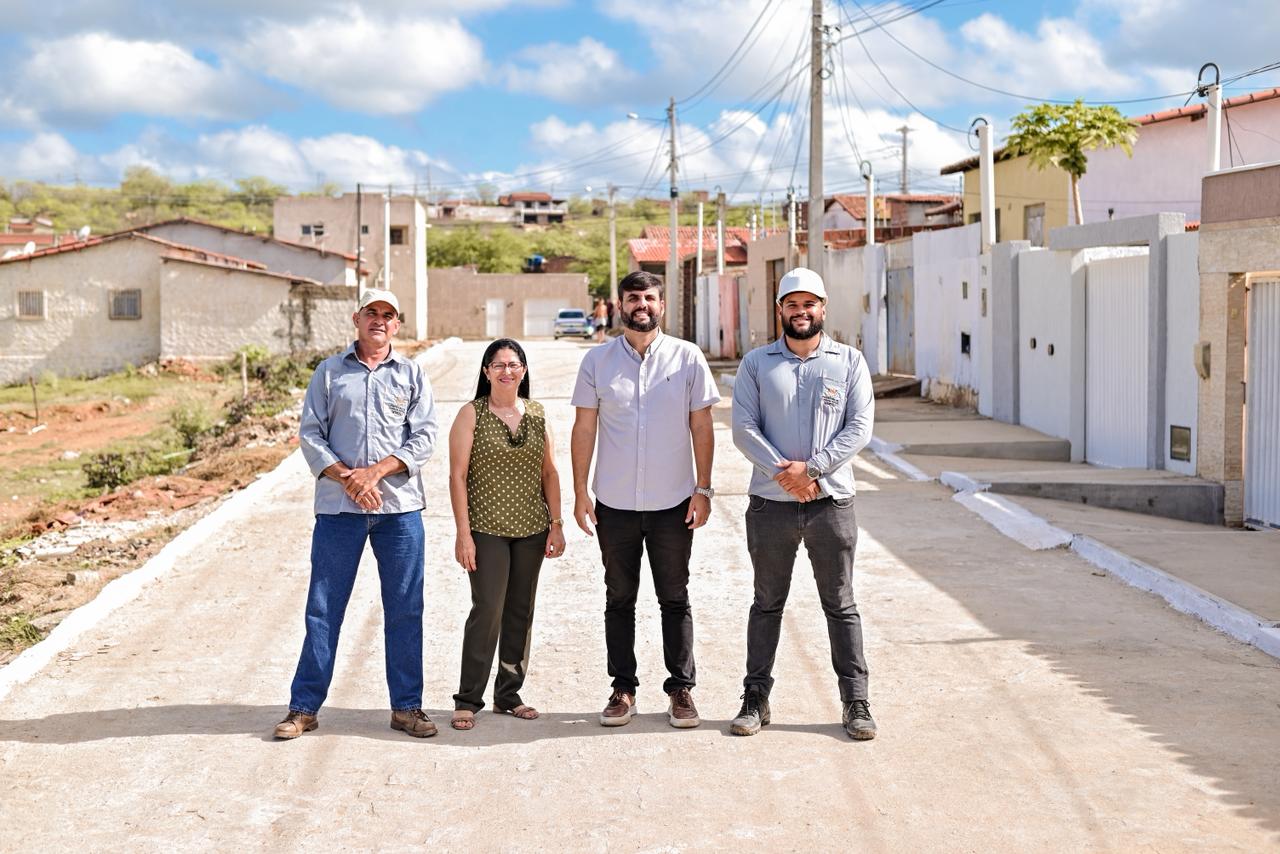 Prefeitura conclui pavimentação da Rua Chico Pacheco e gestão anuncia novas obras no bairro Radir Pereira.