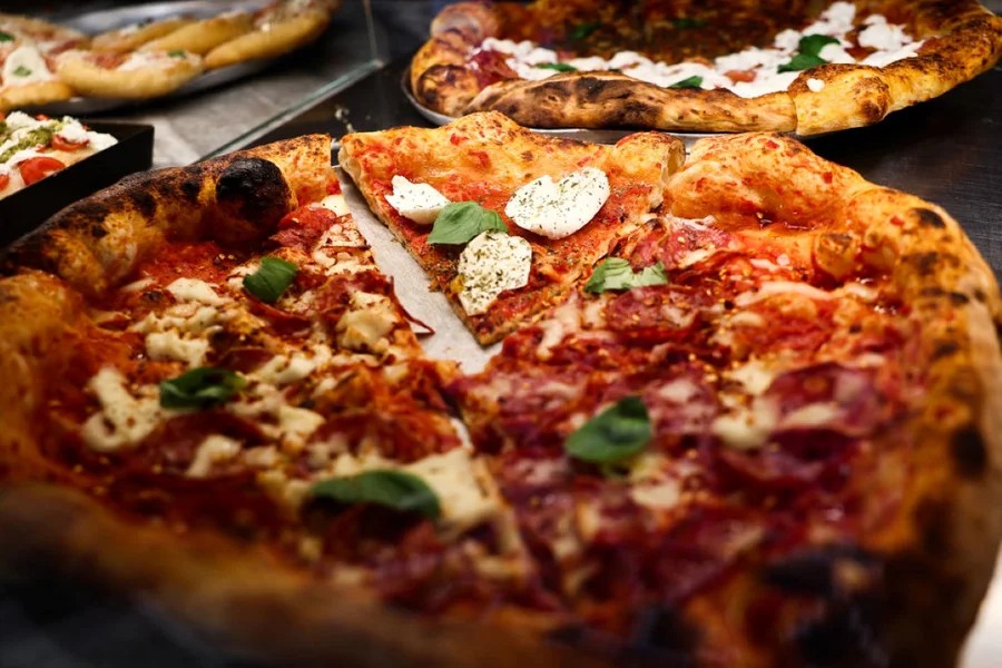 Mulher morre e mais de 100 são hospitalizados após comerem pizza em Pombal