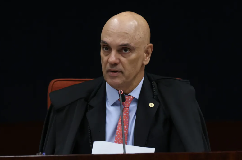 Moraes aguarda perícia médica para decidir sobre prisão domiciliar de Bolsonaro