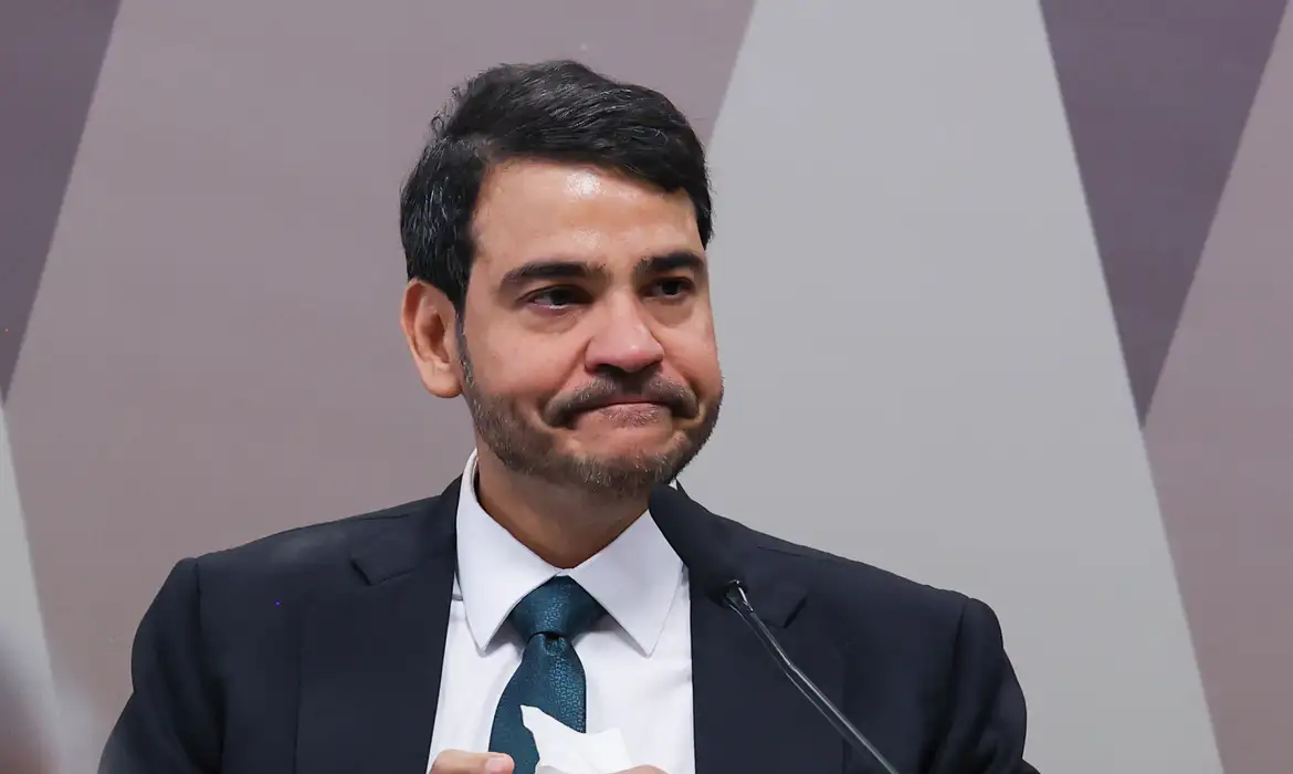 Senado rejeita indicação de Messias para STF