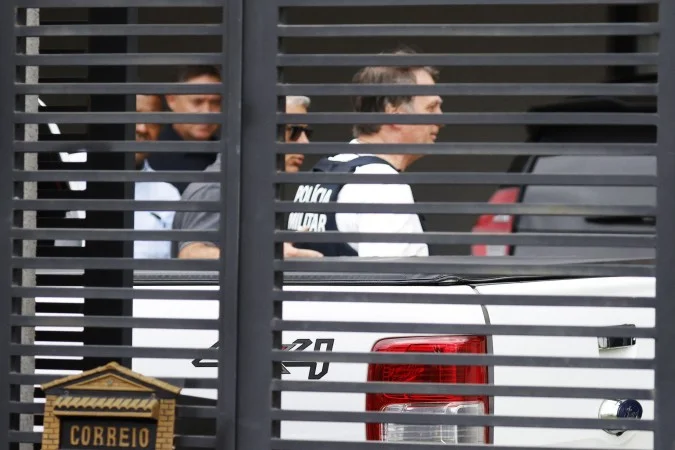 Datafolha: maioria dos brasileiros apoia prisão domiciliar de Bolsonaro