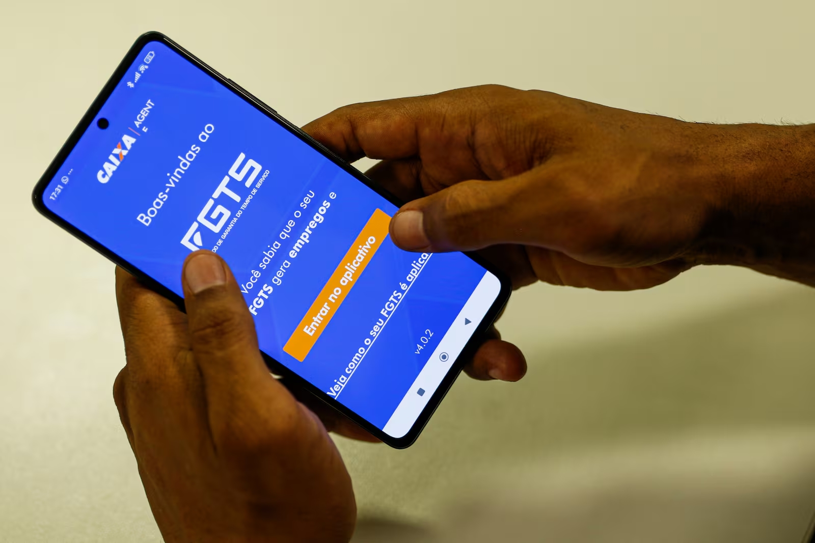 Liberação de FGTS não resolve dívidas e pode virar estímulo ao consumo, avaliam especialistas