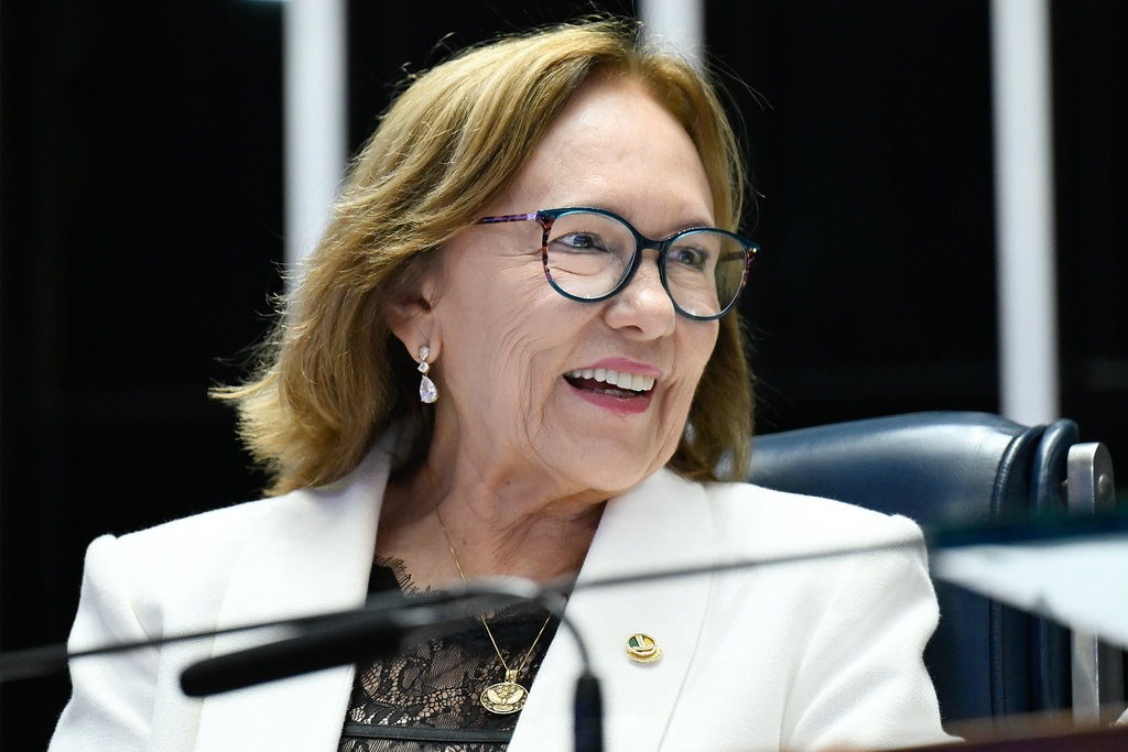 Com voto de Zenaide, Brasil tem nova lei que garante folga sem desconto para trabalhador fazer exames médicos