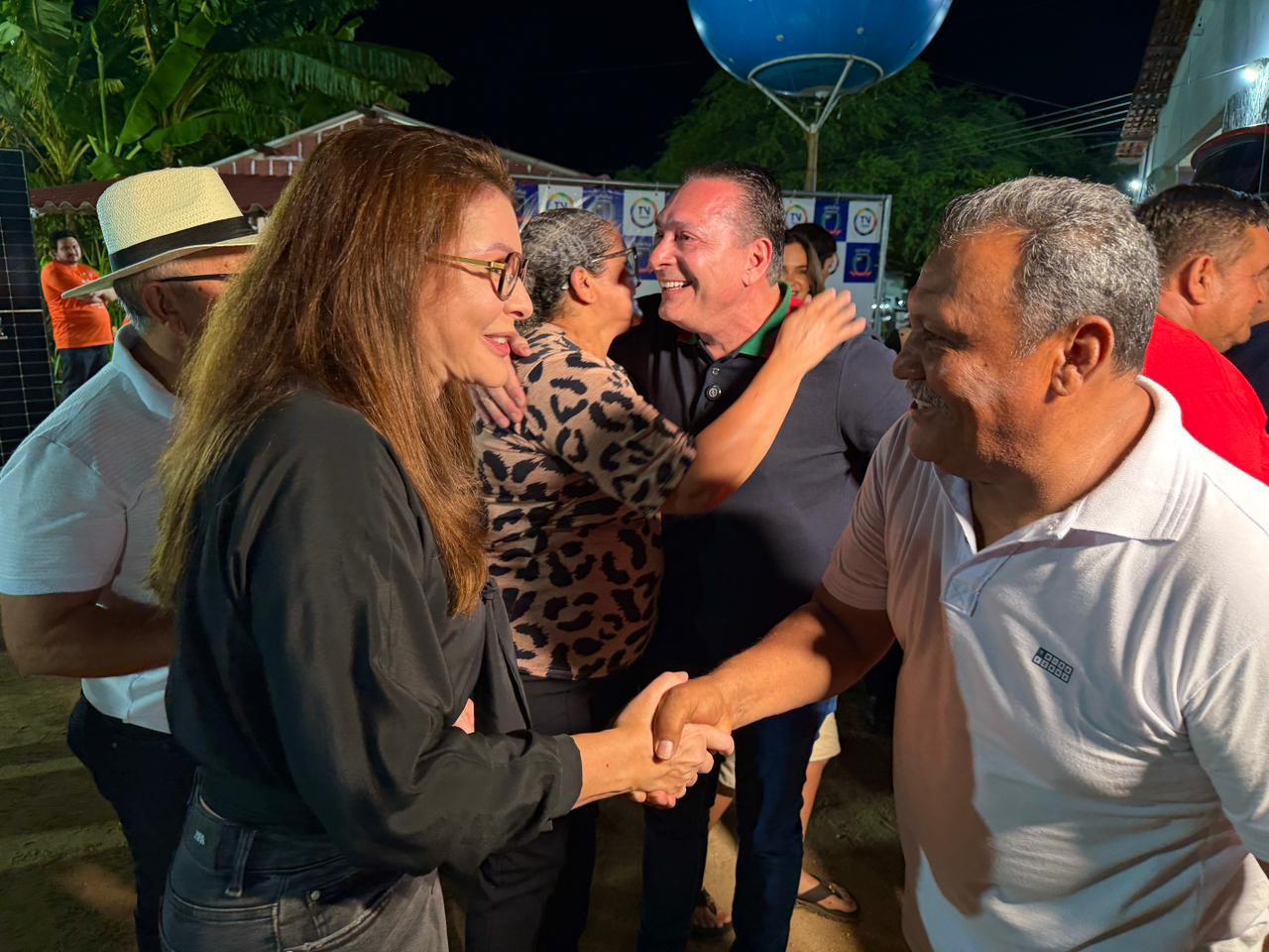 Ezequiel Ferreira e Milena Galvão prestigiam ExpoNovos 2026 durante noite de grande público em Currais Novos