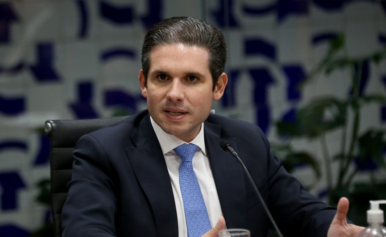 Hugo Motta marca sessão da Câmara nesta sexta para acelerar PEC 6×1