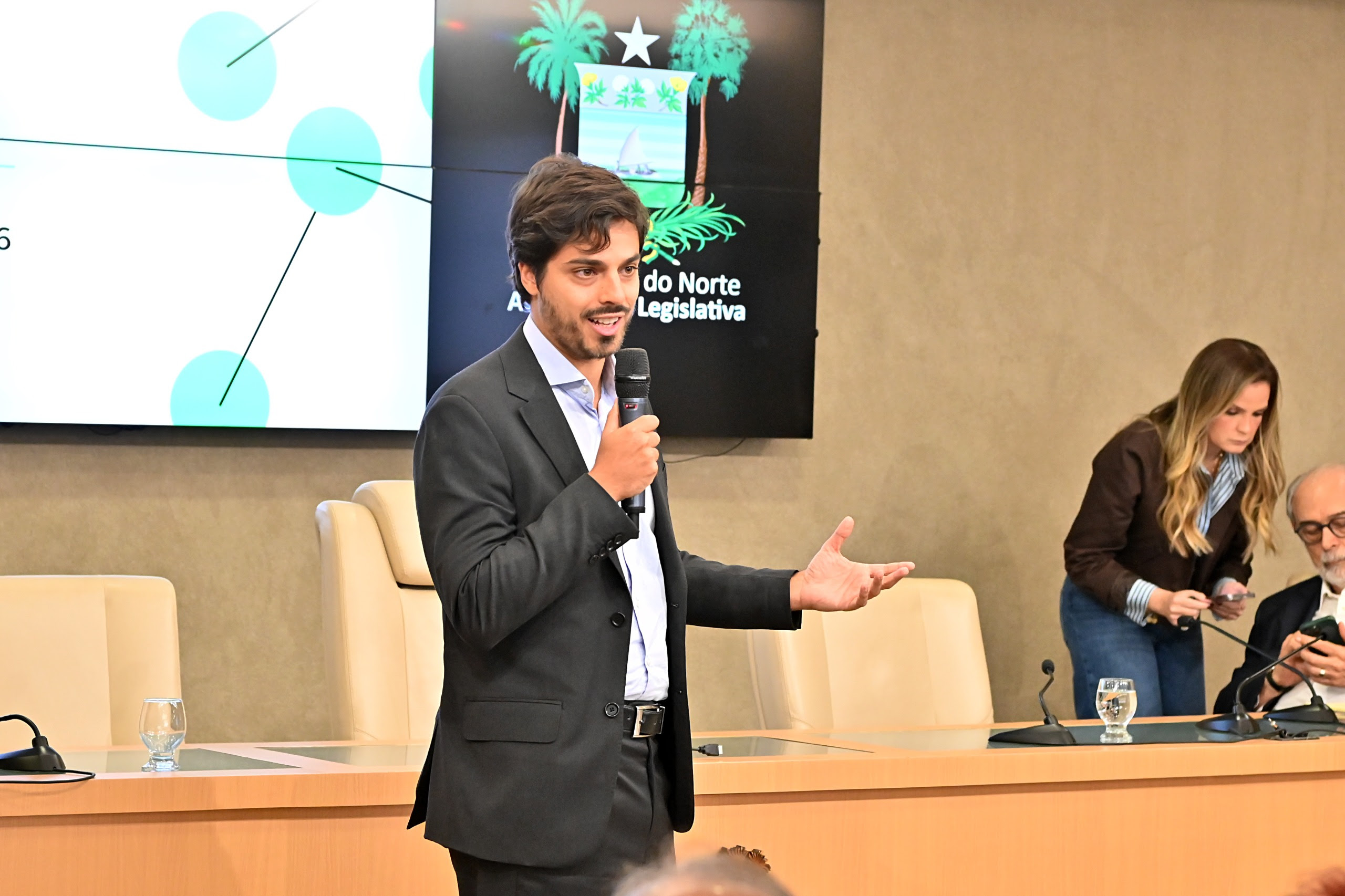 Escola da Assembleia promove palestra sobre educação para a cidadania no século XXI