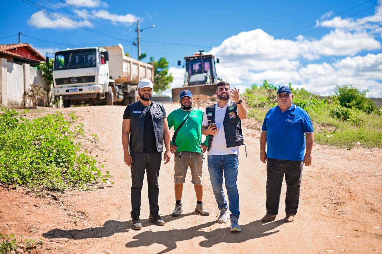 Prefeitura de Currais Novos inicia pavimentação de cinco ruas no Bairro Sílvio Bezerra de Melo
