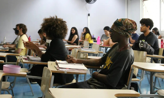 Governo do Brasil disponibiliza 670 vagas em cursos gratuitos de para mulheres e pessoas negras