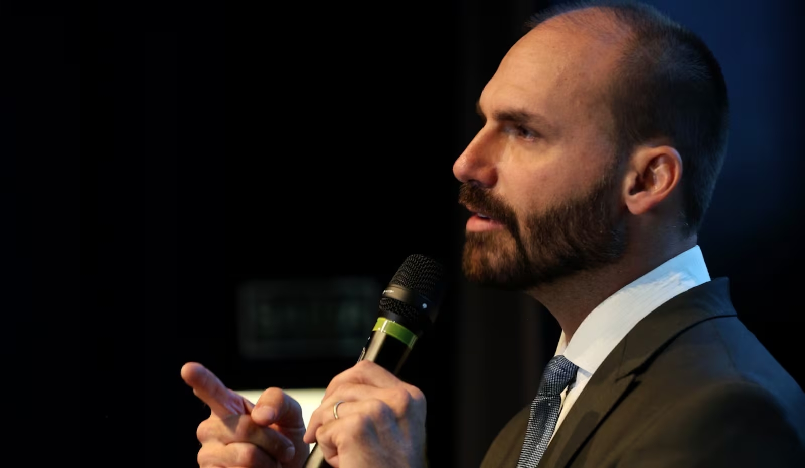 STF começa a julgar nesta terça se condena Eduardo Bolsonaro por atuação nos EUA