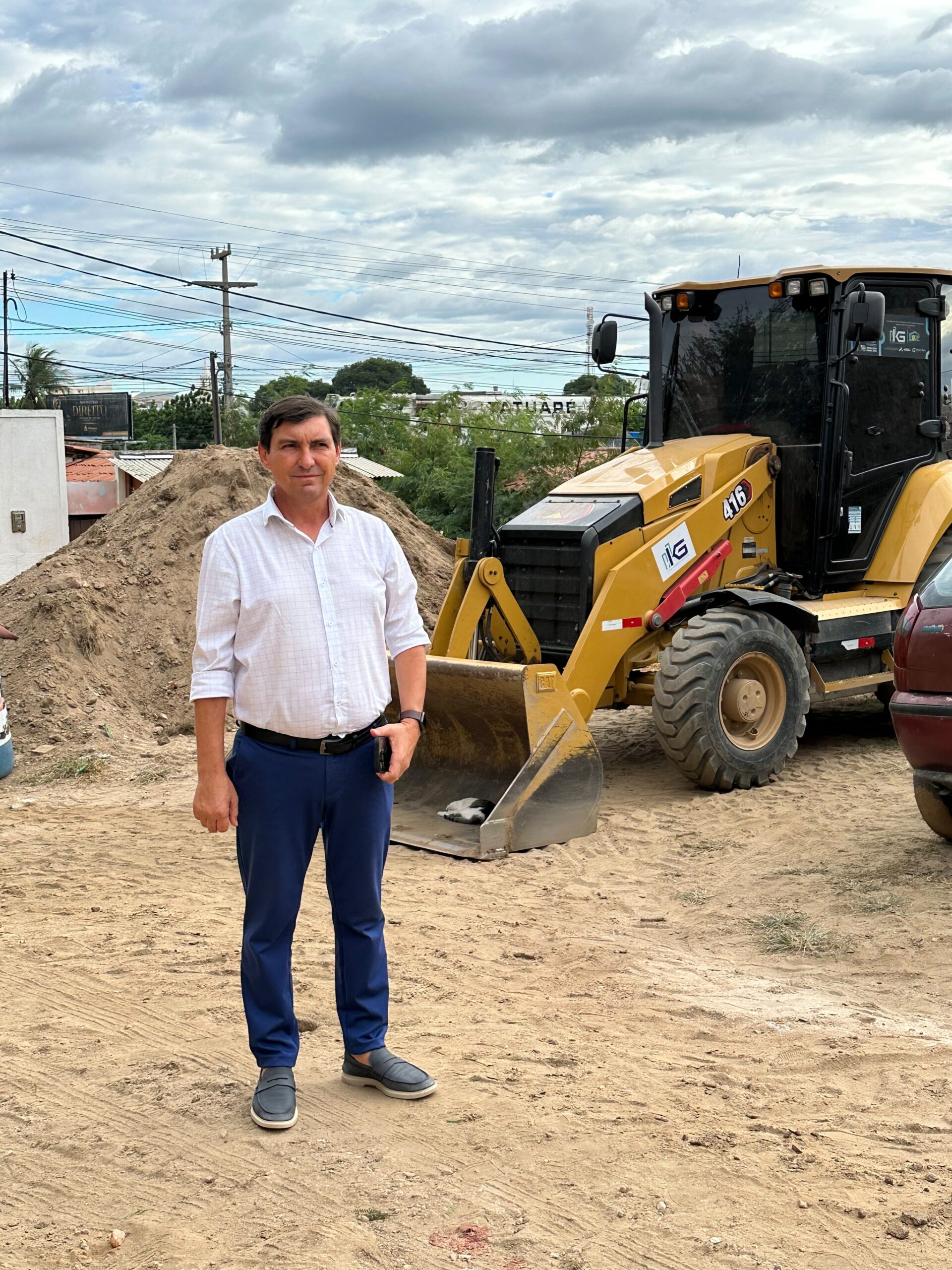 Articulação de G Charles garante pavimentação histórica no bairro Paizinho Maria