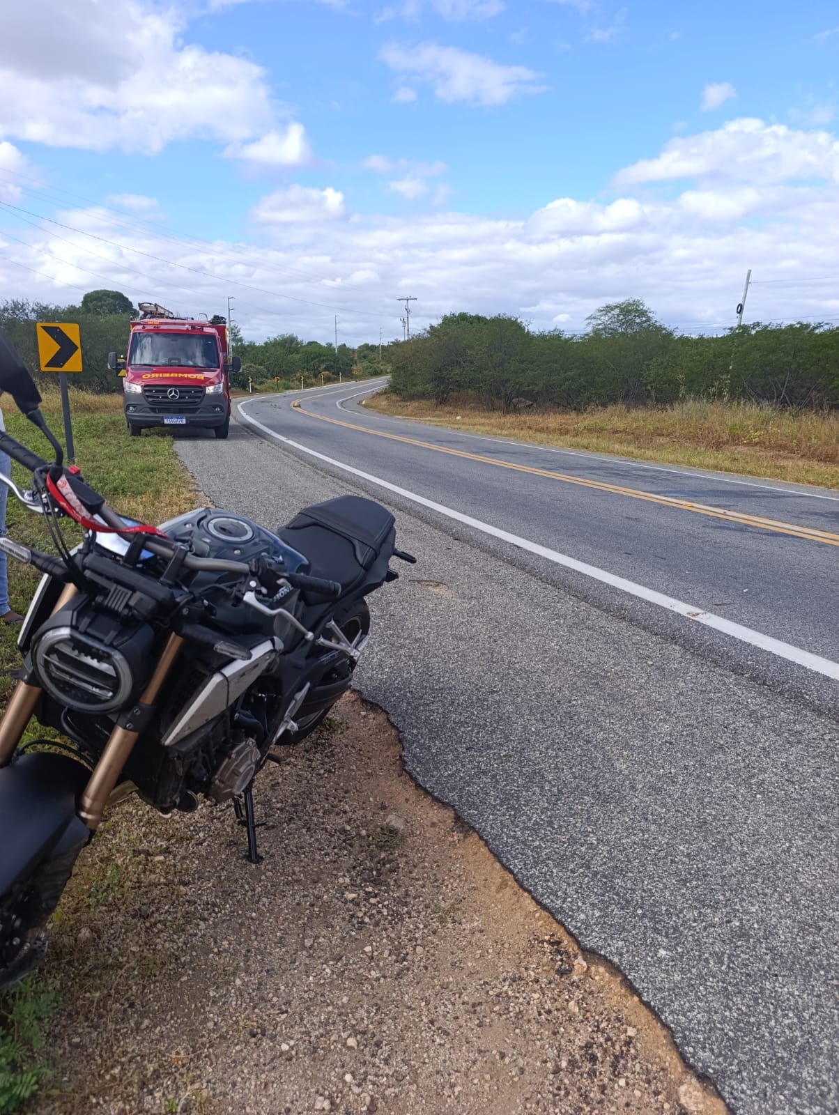 Trânsito | Colisão entre veículo e motocicleta é registrada na BR-427 entre Currais Novos e Acari