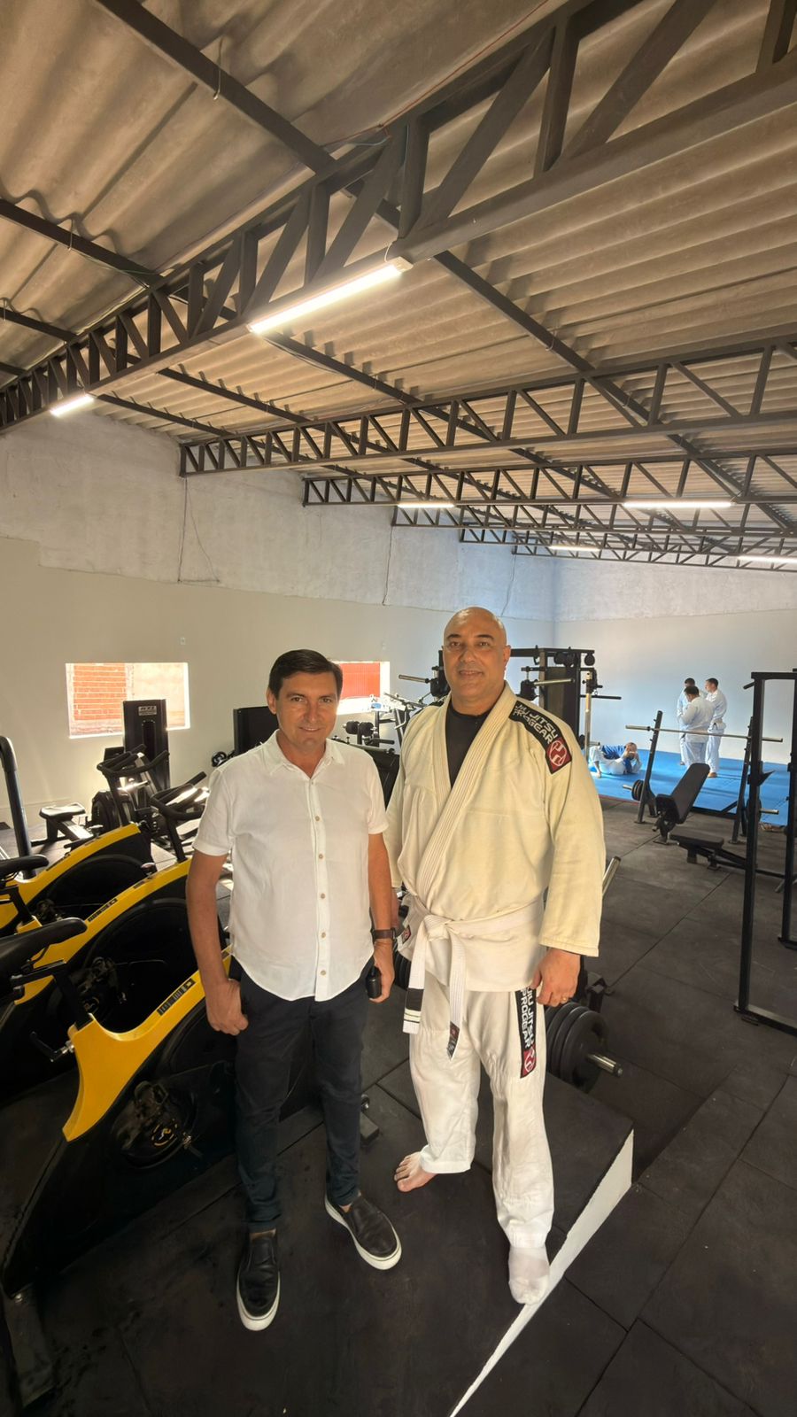 Vereador G Charles visita academia do 13º BPM viabilizada por articulação com o deputado federal Sargento Gonçalves