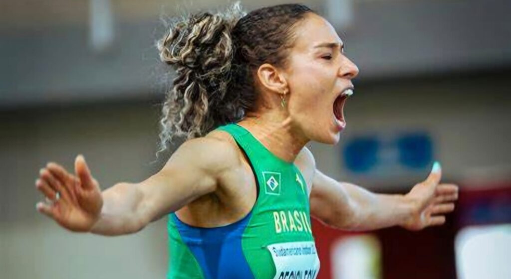 Cerrocoraense Regiclécia Silva ganha ouro na Lituânia