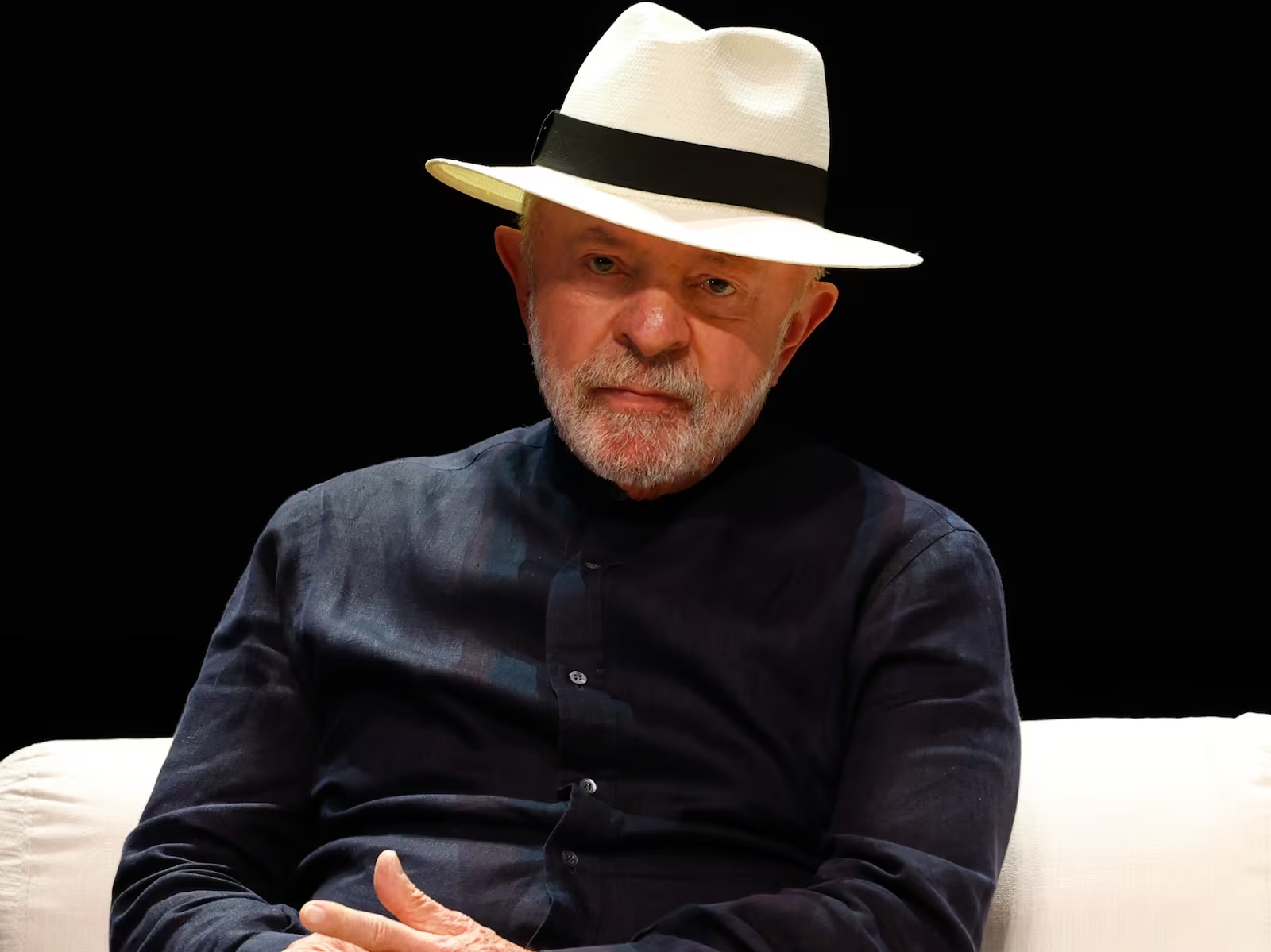Às vésperas da Copa, Lula diz que esquerda ‘vai ter que aprender a usar’ o verde e amarelo