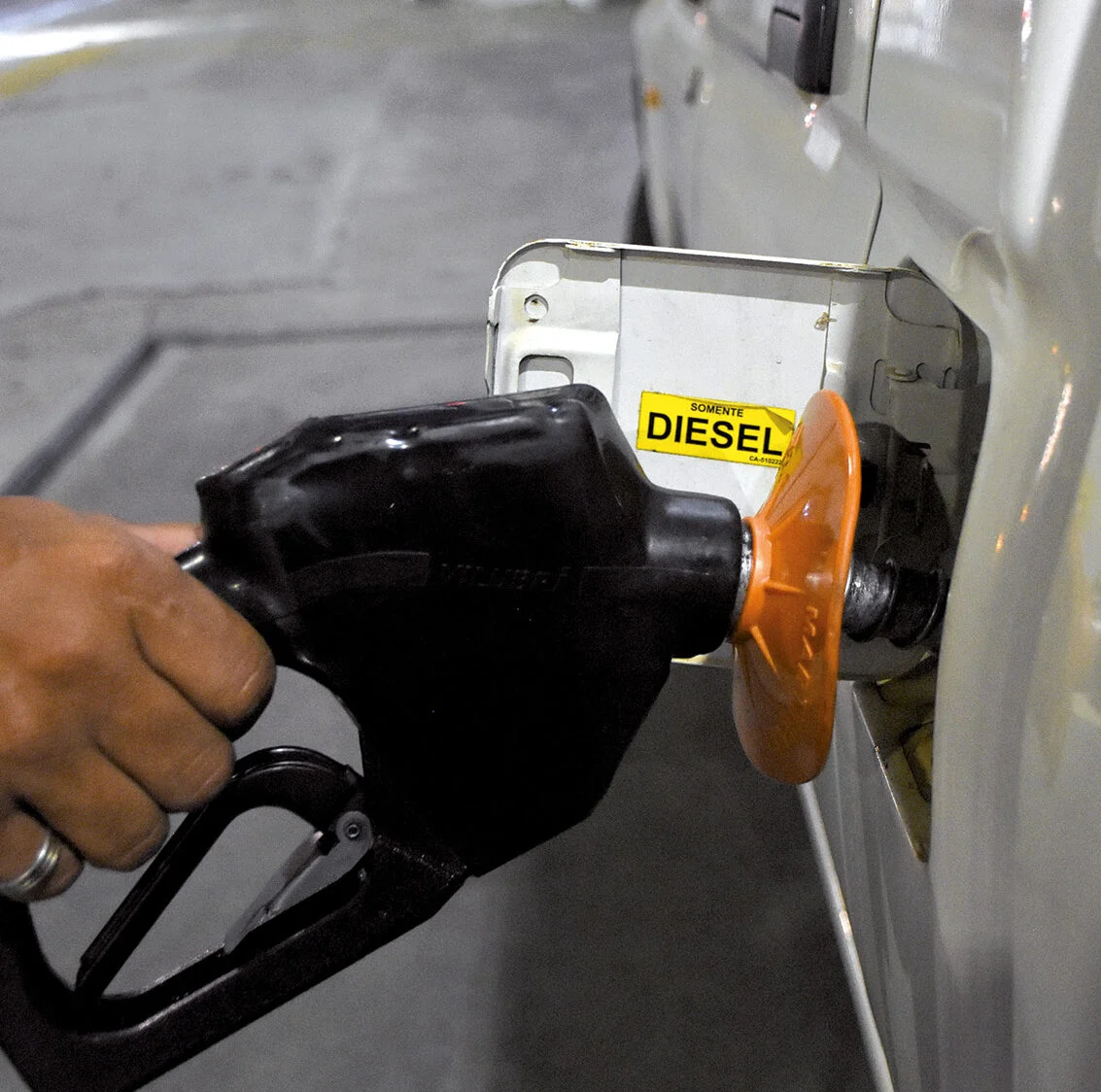 Diesel terá subsídio de R$ 1,12 por litro até dezembro, decide governo