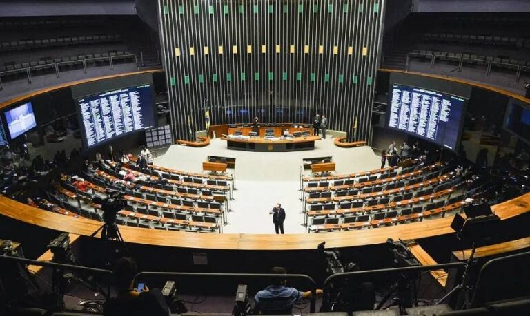 RN tem 77 candidatos à Câmara dos Deputados disputando 8 vagas em 2026